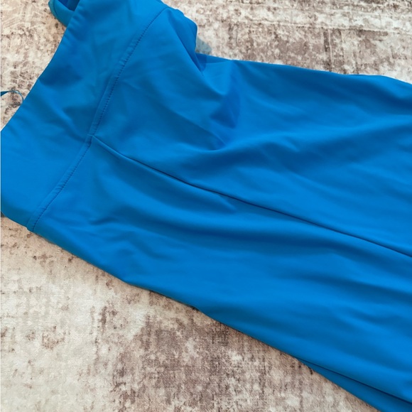 Missguided Strapless jersey twist Knot dress  in Bright Blue - Picture 5 of 7